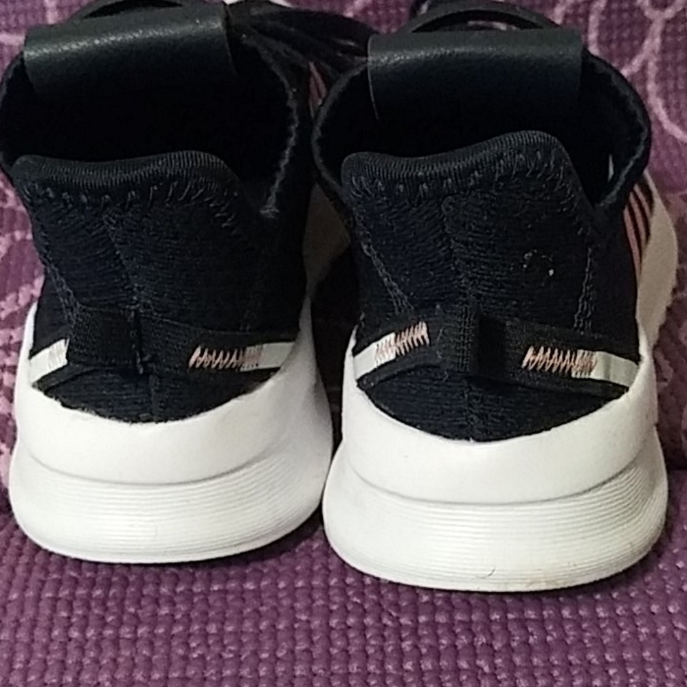 ADIDAS - Picture 4 of 6